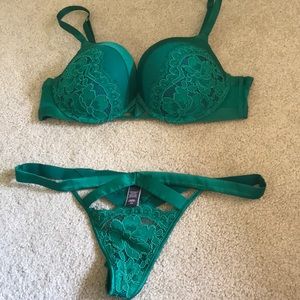 Victoria Secret Very Sexy Push up Set